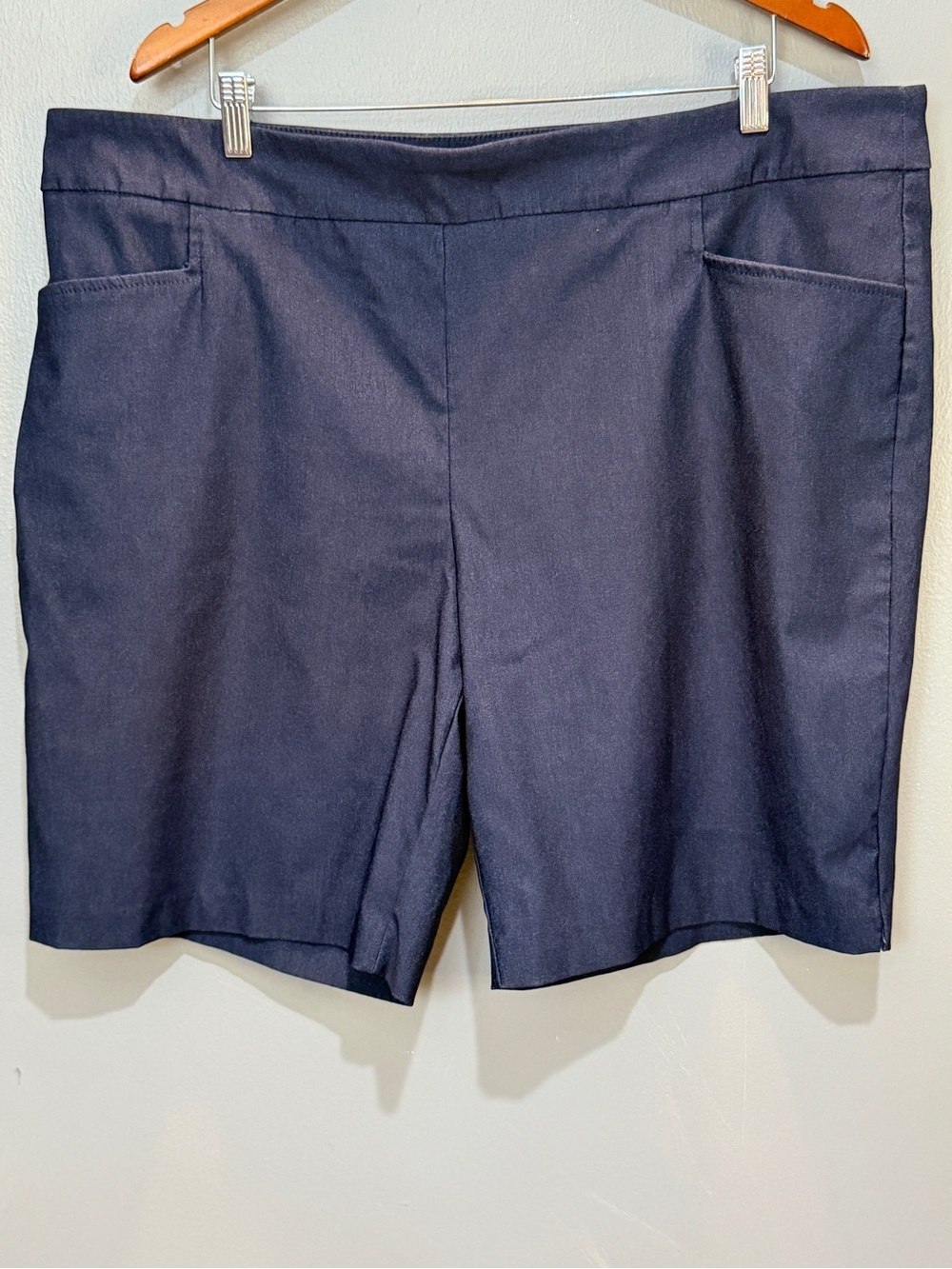 TERRA & SKY NAVY STRETCH BERMUDA SHORTS SZ 2X (20-22W)